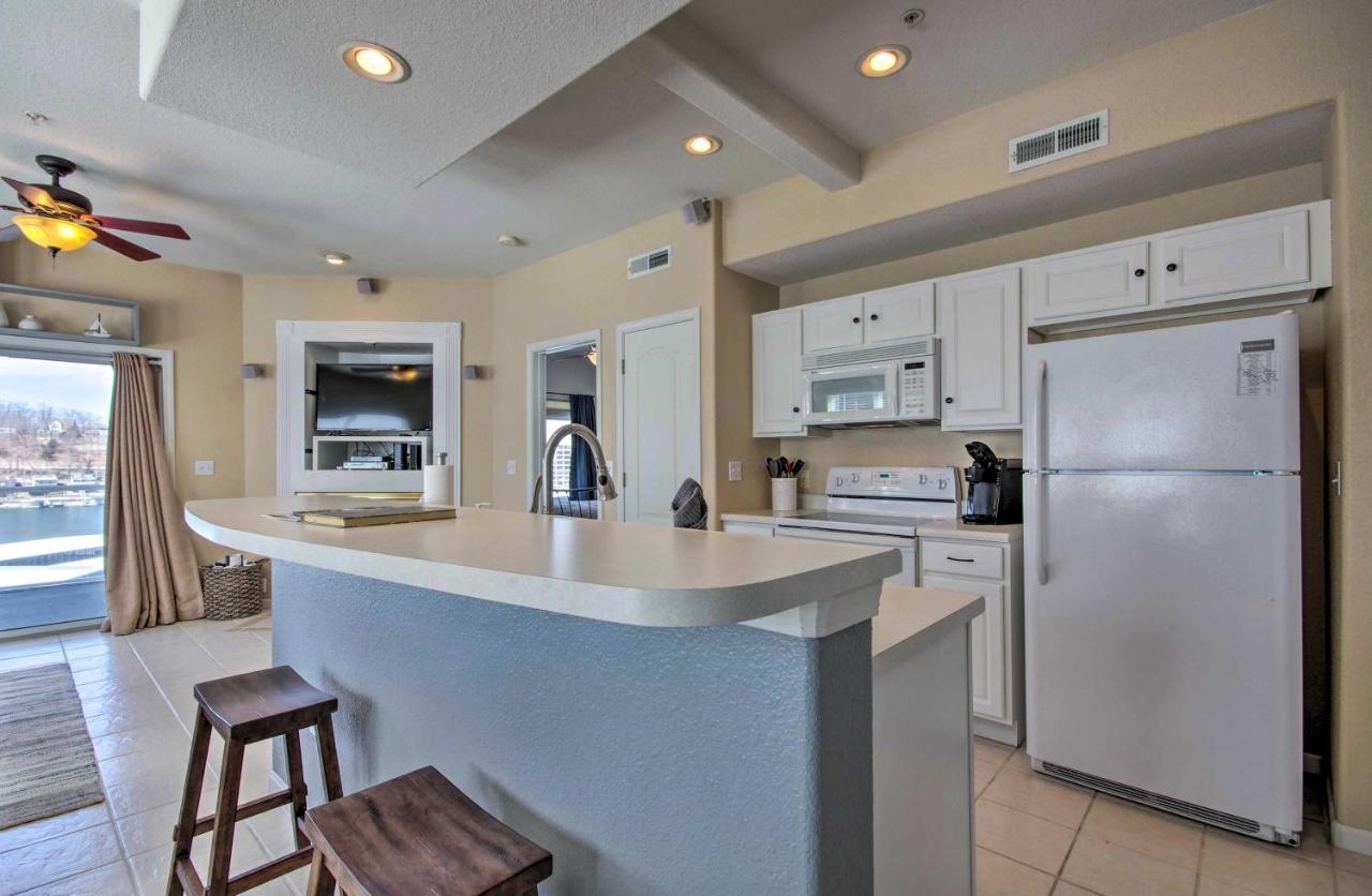 Lakefront Ozark Condo With Views And Boat Slip! เลกโอซาร์ก ภายนอก รูปภาพ